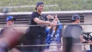 真美子さんが夫の勇姿を間近で撮影　大谷翔平と共にパレードを満喫　いたずらっ子っぽい笑みなど多彩な表情を激写