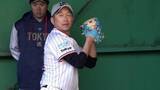 「「気を使ってもらっていると思う(笑)」ヤクルト最年長46歳・石川雅規が25回目のキャンプイン　初日からブルペン投球41球」の画像1