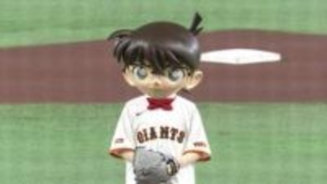 江戸川コナンくん「風を切るような投球ができた」　巨人のユニホームにおなじみの蝶ネクタイ姿でファーストピッチセレモニー