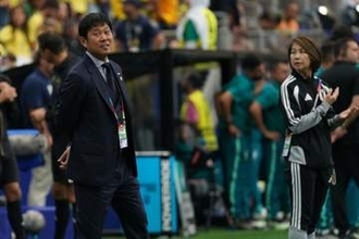 日本はブラジルに逆転負け...泣き崩れる選手たち　前半リードで折り返しも後半に2失点