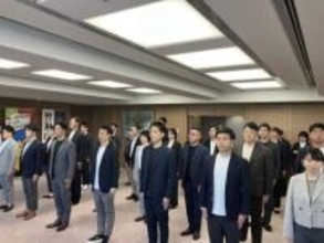 「オフィスカジュアル」姿で…内定辞退率「4割」改善へ　警視庁若手警察官中心にリクルーティングチーム結成