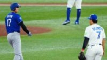 大谷翔平が三塁到達でニヤリ　岡本和真とは侍ジャパン以来の再会