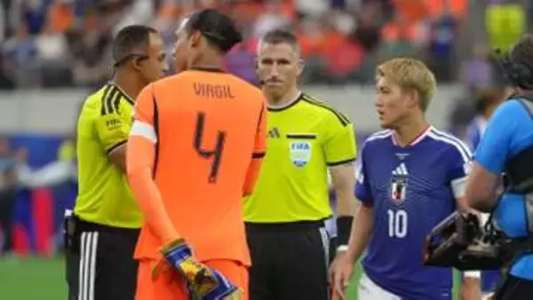 オランダ戦直前のレア映像　レフェリー目線カメラが捉えた堂安律＆オランダ代表ファンダイク「All the best」とハグ