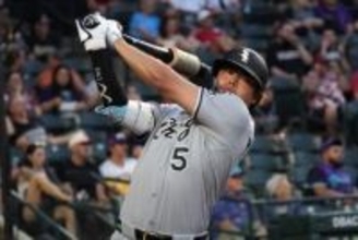 村上宗隆が衝撃の5試合連続ホームラン　大谷翔平の記録に並ぶ　137ｍの特大弾で2桁10号到達