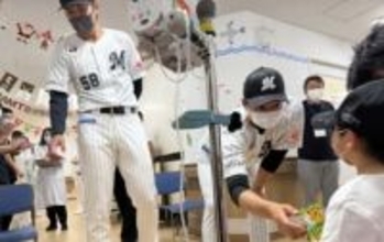 「ロッテの選手たちはみんなのことを応援しています」唐川侑己と河村説人が闘病中の子どもたちを訪問「少しでも力になれたかな」