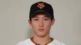 「【巨人】浦田俊輔が死球受けヒヤリ　左手に直球受けもん絶もベンチで治療受けプレー続行」の画像1