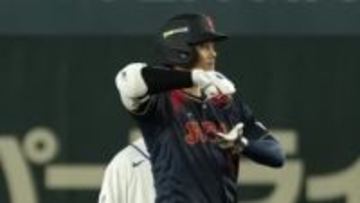 大谷翔平　初の塁上での“お茶たてポーズ”は渋め　強化試合5打席無安打から本番では初球で2ベースヒット