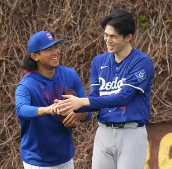 佐々木朗希と仲良し今永昇太　会うなり「顔小さくなった？」グラブ巨大化を煙にまいた言葉で場和ます　投球動作まじえ真面目に話し込む姿も