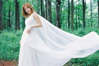石井杏奈、理想のプロポーズを明かす「ベタなシチュエーションが大好き」　パンツスタイルのウエディング衣裳姿を披露
