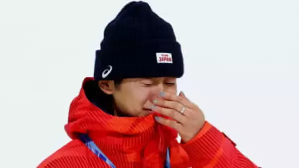 「ネイルを褒めてくれるのも嬉しいです」金ネイルが話題になったHP戸塚優斗が喜びつづる