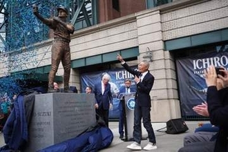 思わぬ“ハプニング”にイチロー氏はユーモアある一言　ヤンキースも「何年経ってもまだバットを壊している」と粋なお返し