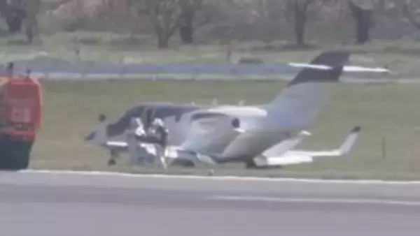 成田空港で小型ジェット機が滑走路から外れる　滑走路閉鎖の影響で一部の便に欠航や目的地変更