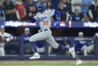 ドジャース1点差じわり　浅い飛球でベッツが猛ダッシュでホームへ