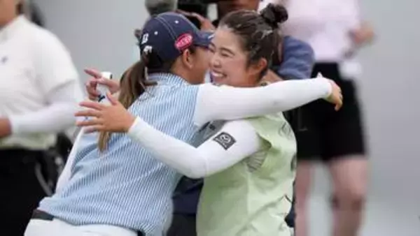山下美夢有が完全Vで米ツアー4勝目　2位の吉田優利が祝福のハグ　日本勢がワンツーフィニッシュと躍動