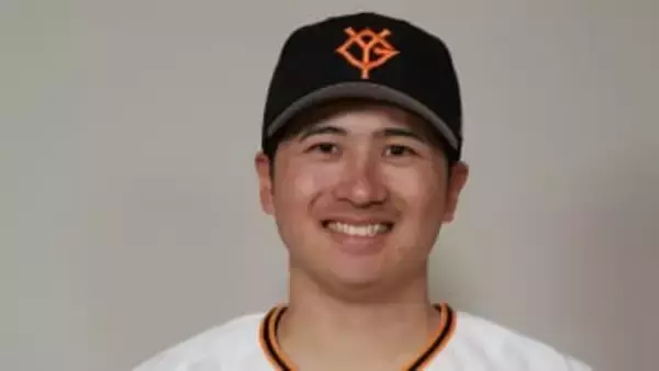 【巨人】泉口友汰が3回にタイムリーで先制　佐々木俊輔が詰まりながらもライトへ飛ばしチャンスメイク