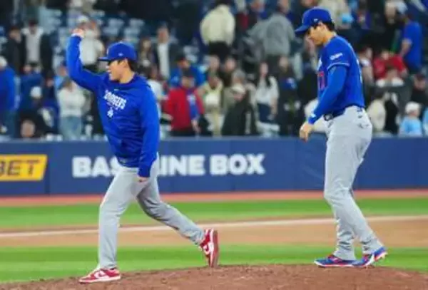 山本由伸が試合後にマウンドで投げるそぶり　大谷翔平との微笑ましい練習風景を公開