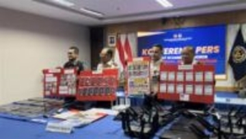 ジャカルタ近郊で日本人13人拘束　警察官かたり犯行の可能性