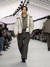 東京高速道路がランウェイに　エルメスのファッションショーに松坂桃李ら豪華著名人が出演