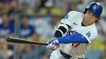 大谷翔平の打撃に大歓声　見上げた打球はあと少し足りず　飛距離約117mの打球速度約166キロ