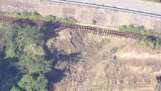 線路も“宙づり”に…千葉・小湊鉄道線　台風25号の甚大な被害明らかに　一部区間は当面運休