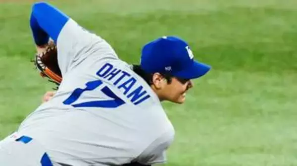 大谷翔平が見せた仲間への敬意「チームとして支えていければ」父を亡くしたロハスへ帽子にイニシャルをつけプレー