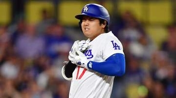 大谷翔平が右手死球で途中交代　ファンの心配よそに“いつも通り”の行動　ロバーツ監督も「問題ない。レントゲンは必要ない」