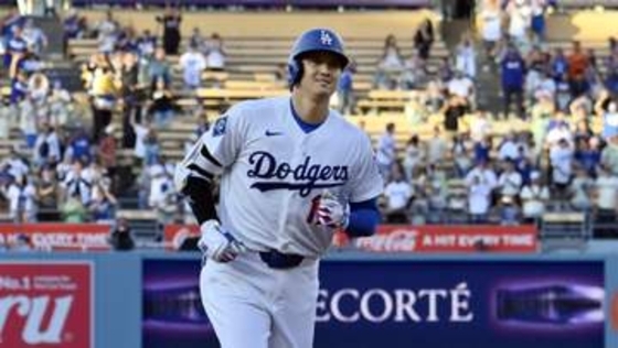 大谷翔平　2021年以降は毎年“節目”を更新　元同僚ロレンゼンから米通算300本塁打のメモリアル弾