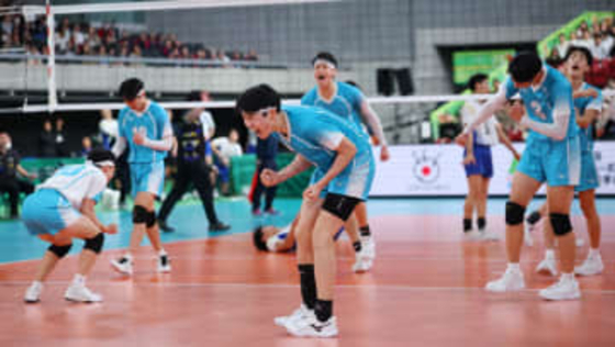 【春高バレー男子】清風がフルセットの激闘制し決勝進出　駿台学園は準決勝敗退で4連覇の夢破れる