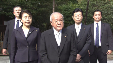 終戦の日　自民党・鈴木幹事長らが靖国神社を参拝　複数の自民幹部そろっての参拝は異例