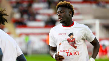 「頑張れタキ」ケガの南野拓実をいたわり同僚らが南野応援Tシャツ身につける　先月に左膝前十字靱帯を断裂