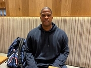 「1年間ケガをせずにチームに貢献していきたい」DeNA・ビシエドが来日　昨季7月入団後2HRも足を痛めCS出場せず