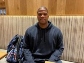 「1年間ケガをせずにチームに貢献していきたい」DeNA・ビシエドが来日　昨季7月入団後2HRも足を痛めCS出場せず