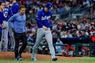【ドジャース】スコットが連夜の救援失敗…9回2死から崩れサヨナラ負け　打線は二桁安打も勝ち越しの一本出ず　佐々木朗希は緊急降板…