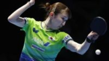 【卓球女子】早田ひな　サインボールを客席に打ち込み満面の笑み　メダル確定も「目指すは金メダル」　準決勝ドイツ戦「勝てるか負けるかわからない試合になる」と警戒　〈世界選手権団体戦〉