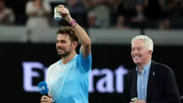 40歳ワウリンカ　3回戦敗退も“5連続バックハンド”に観客総立ち　最後の全豪オープン終えてコート上で乾杯