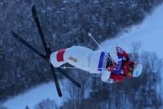 【男子モーグル】堀島行真が五輪前最後のW杯優勝　3本ともトップ圧巻の滑りも…　胸中は裏腹「不安だった」平山に対し「複雑な感情だった」