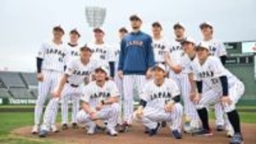 侍ジャパンがマイアミ到着　異例のキャンプ参加＆ベンチに飾られたユニホーム…ダルビッシュ有との再会にも注目
