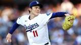 「佐々木朗希がドジャースの後半戦開幕投手に　ヤンキースのエース・コールとの投げ合いに注目が集まる」の画像1