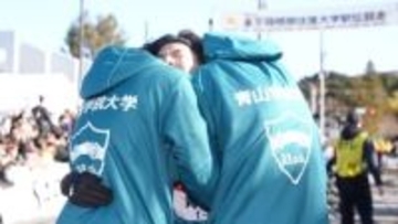 黒田朝日は仲間たちと熱い抱擁　5区大逆転劇で往路Vの青山学院大学　原監督も「一致団結した取り組みだった」　3連覇へ3日復路