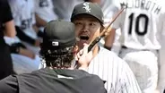 村上宗隆と魔法の相性は？試合前にチームメートが杖で一振り　村上も最高の反応でマルチの活躍　ホワイトソックス勝利