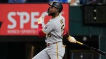 【MLB】パイレーツ戦で打球が土ぼこりだらけのポールをきれいに　大きくバウンドしスタンドへ