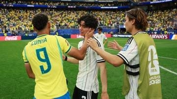 選手が次々に涙...ぼう然の田中碧にブラジル選手が抱擁する様子も　ベンチで見届けた久保建英も涙