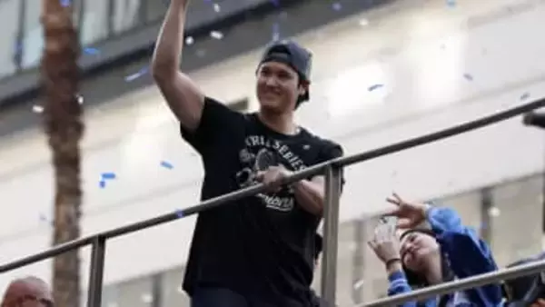 大谷翔平が巨大化「大谷翔平はまさに伝説的存在だ」広告務めるオーディオブランドの新ビジュアル　HOLLYWOODのサインが「SHOTIME」に