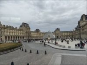 ルーブル美術館の偽造チケット販売　大規模詐欺グループ摘発