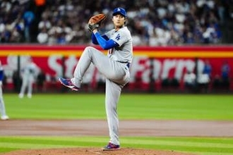なぜ大谷翔平は「防御率0.74」の好成績を残せるのか？　ロバーツ監督が思う“最高の球種”とは