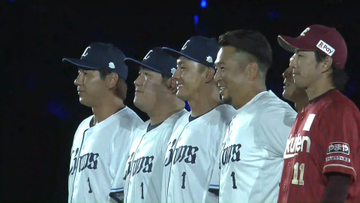栗山巧の元へ豪華な面々が花束　あふれる涙が止まらず　レジェンドからは「引退撤回してほしい」