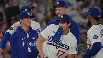 スネルがゴジラにファイティングポーズ　屈強なゴジラがドジャー・スタジアム襲来