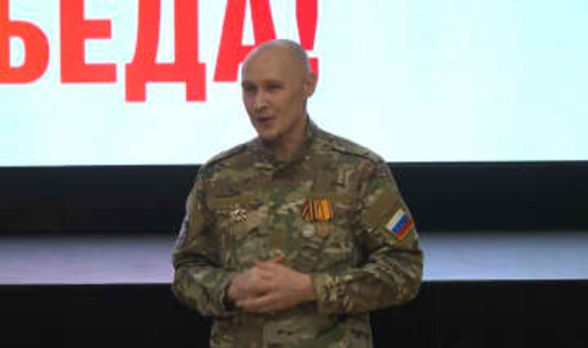 ロシアで加速する“戦時教育”　元軍人が教育現場で「勇気の授業」　軍事色強まる学校で何が…