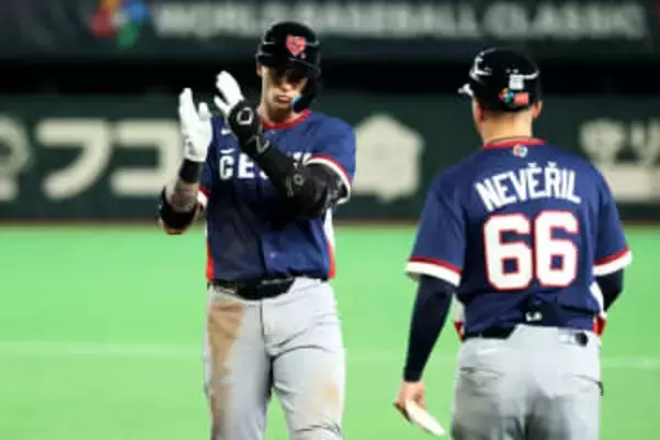 【WBC】チェコ代表・元巨人のフルプが打＆走で躍動　右に左に打ち分け、果敢にヘッスラで2盗成功　チャンスメイクで観客わかす