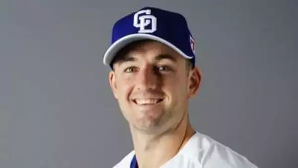 【中日】待望のボスラーの一発！今季第1号ソロで先制　大きく弧を描いた打球はライトのホームランウイングに飛び込む